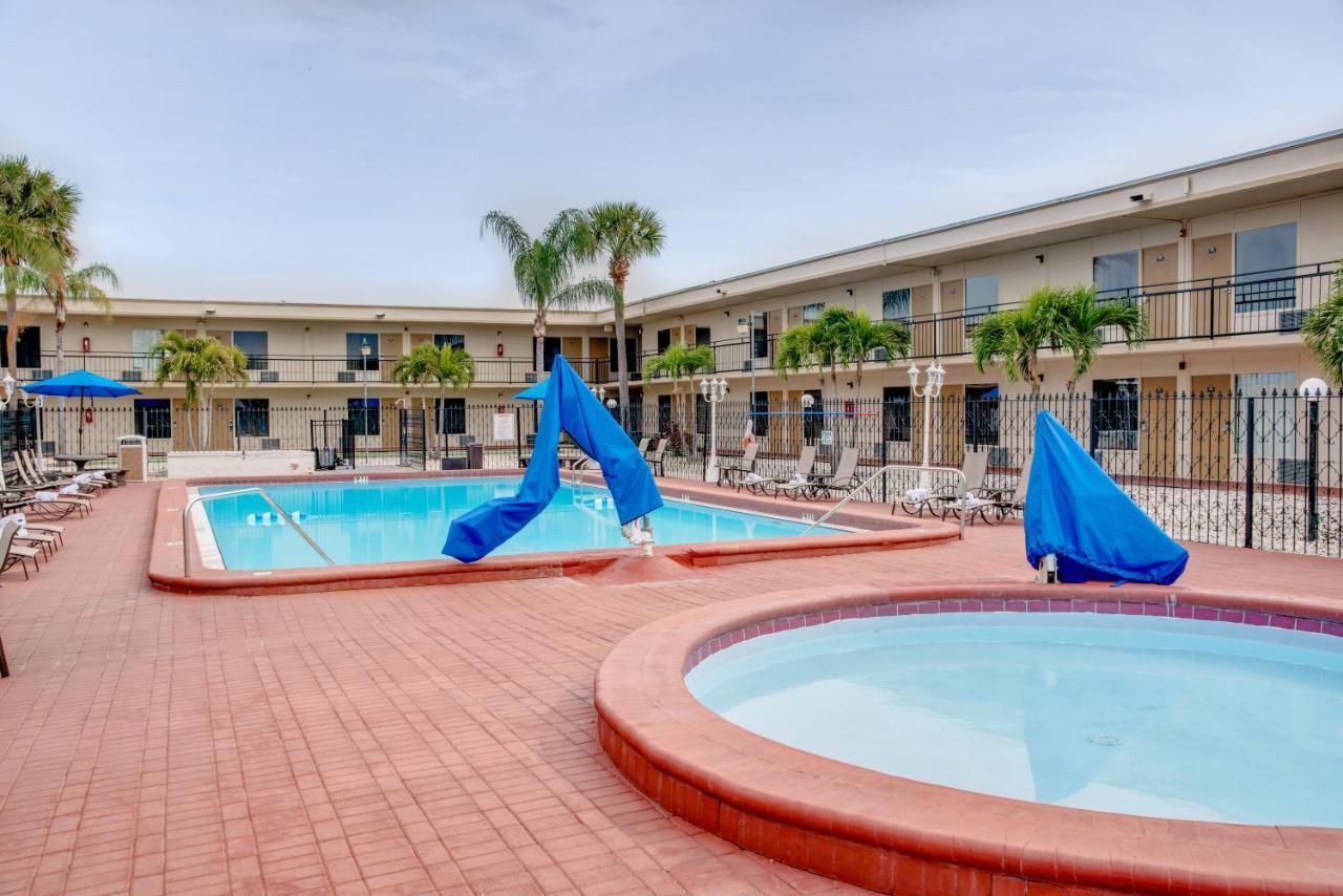 Days Inn By Wyndham St. Petersburg / Tampa Bay Area Pinellas Park Luaran gambar