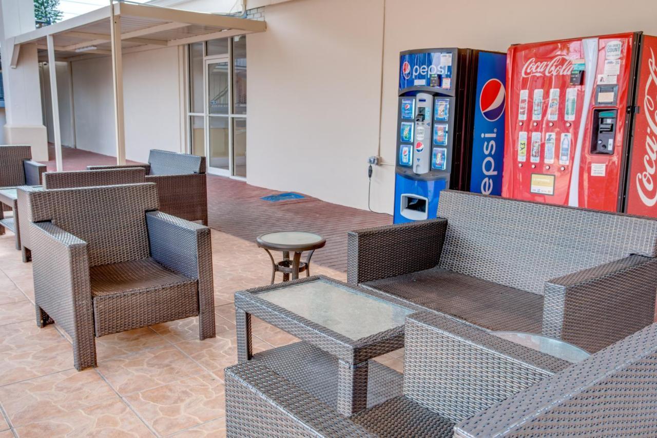 Days Inn By Wyndham St. Petersburg / Tampa Bay Area Pinellas Park Luaran gambar
