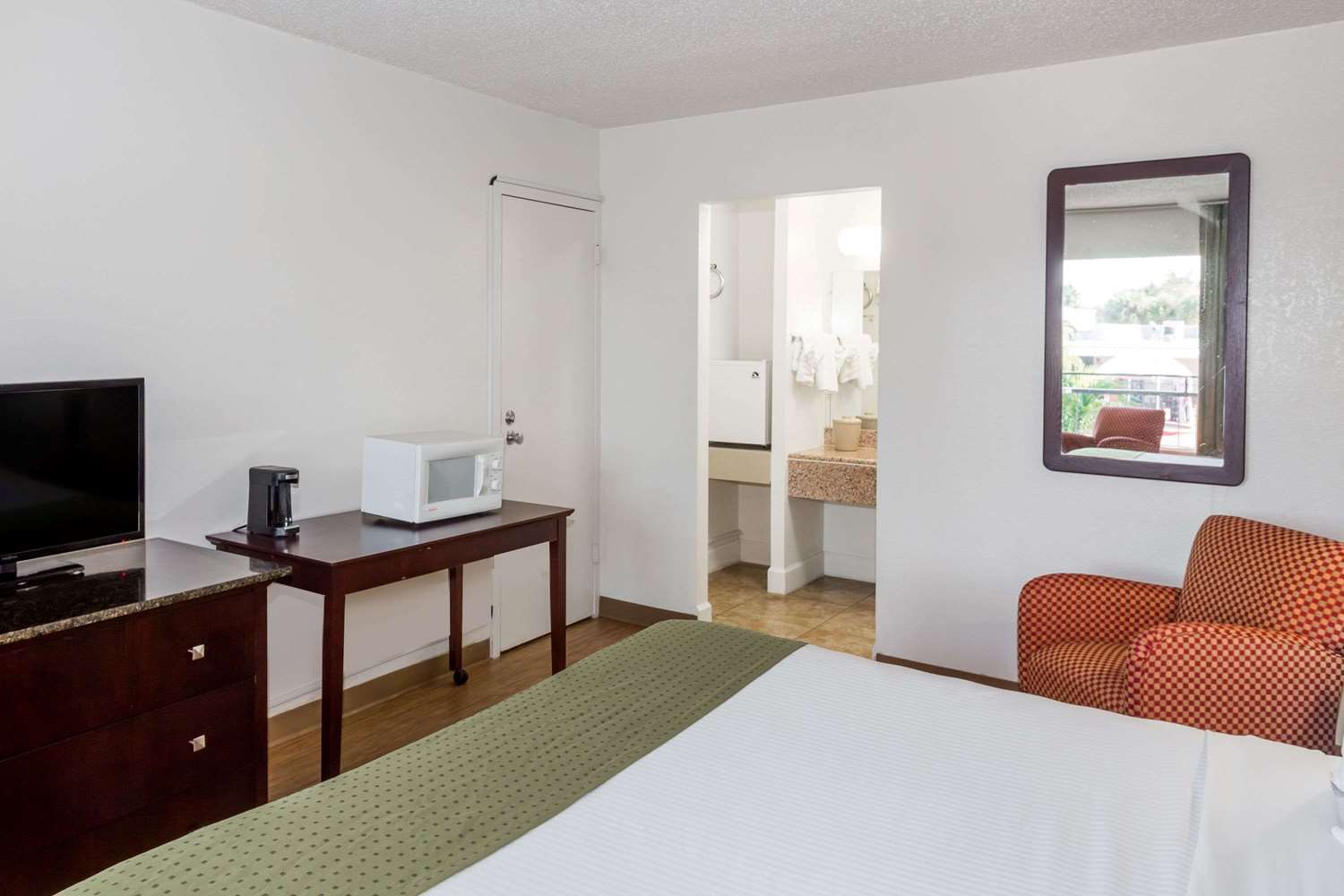 Days Inn By Wyndham St. Petersburg / Tampa Bay Area Pinellas Park Luaran gambar